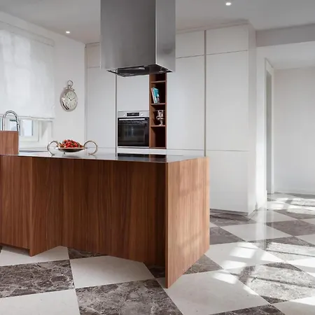 Luxurious In Vabriga